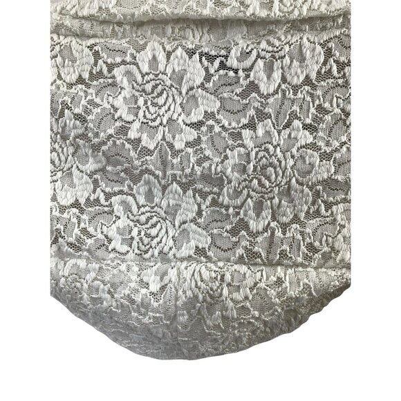 Amisu Women's Crop Shawl - Picture 3 of 4